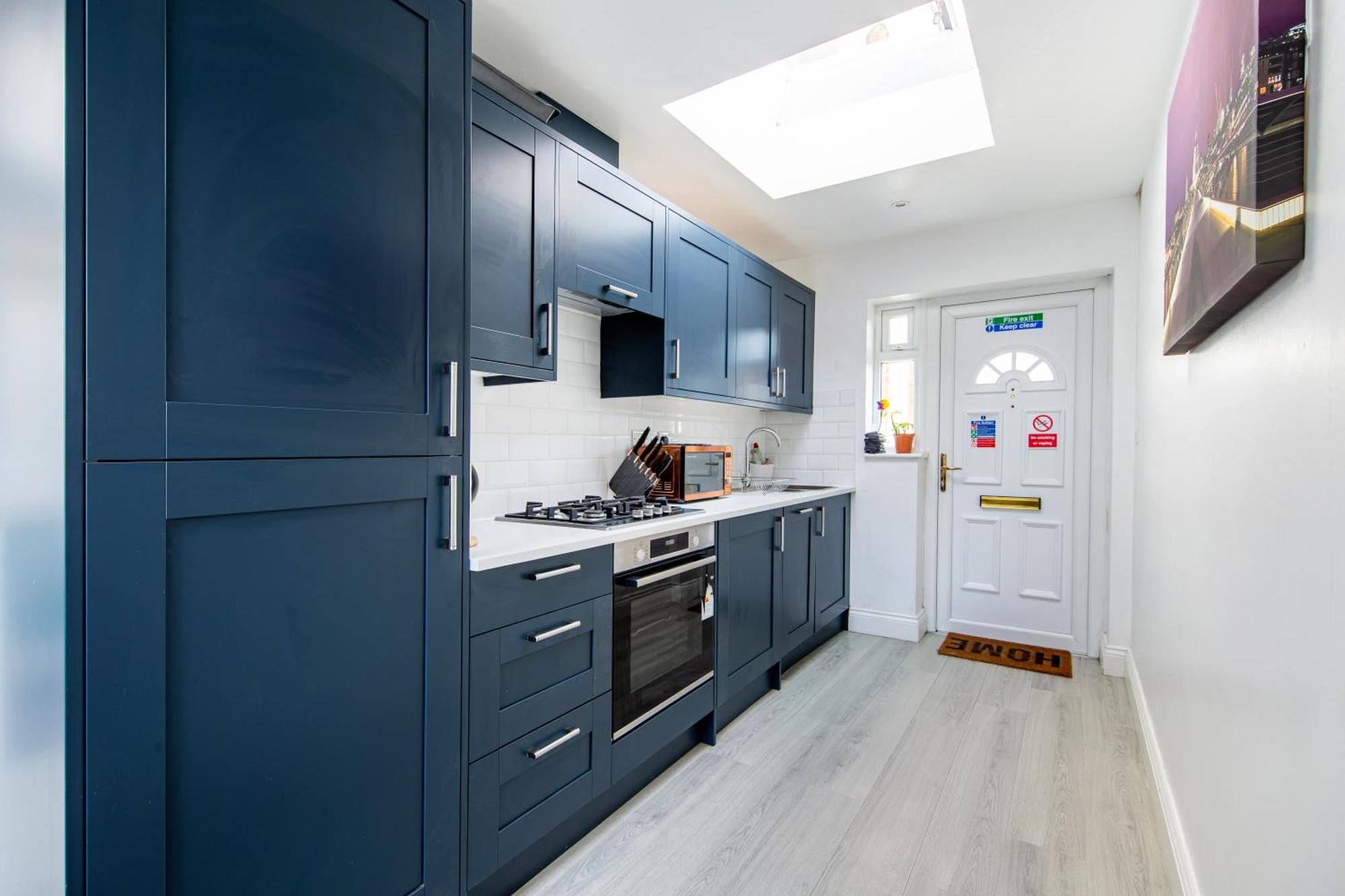 Cosy 1 Bed Apartment With Free Parking Close To Underground Station Zone 2 For Quick Access To Central London Up To 5 Guests المظهر الخارجي الصورة